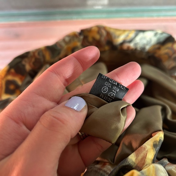 Lafayette 148 New York Blue and Yellow V-Neck Dress Size 6 - Picture 5 of 5